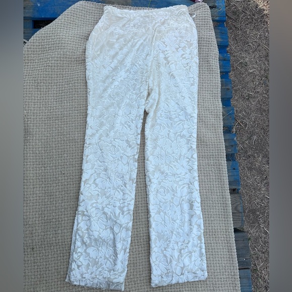 Tularosa WOMENS OFF WHITE MEDIUM Lace Trousers with Floral Design - Picture 11 of 11